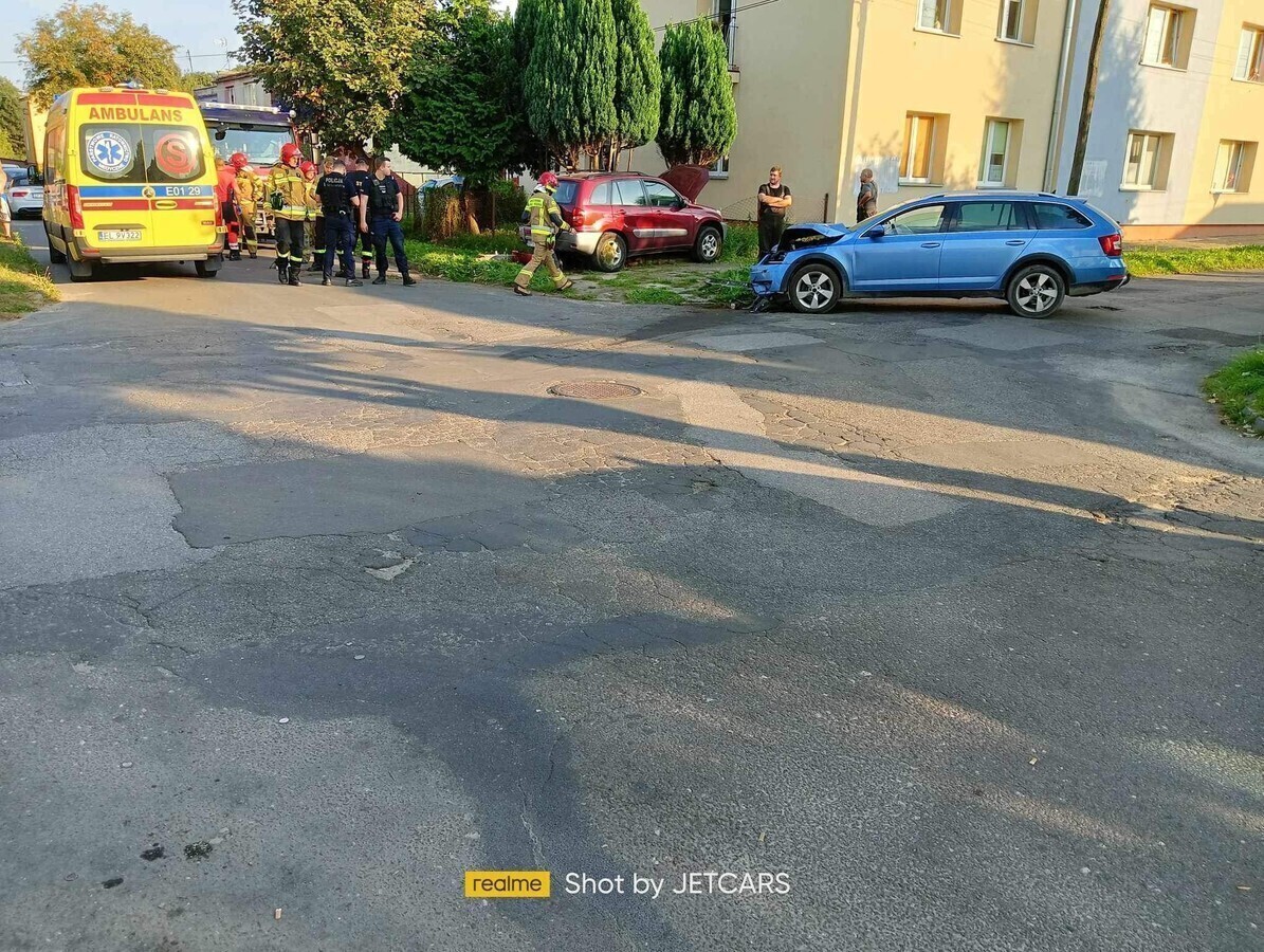 Wypadek na skrzyżowaniu Białej i Kwiatowej. Dziecko trafiło do szpitala