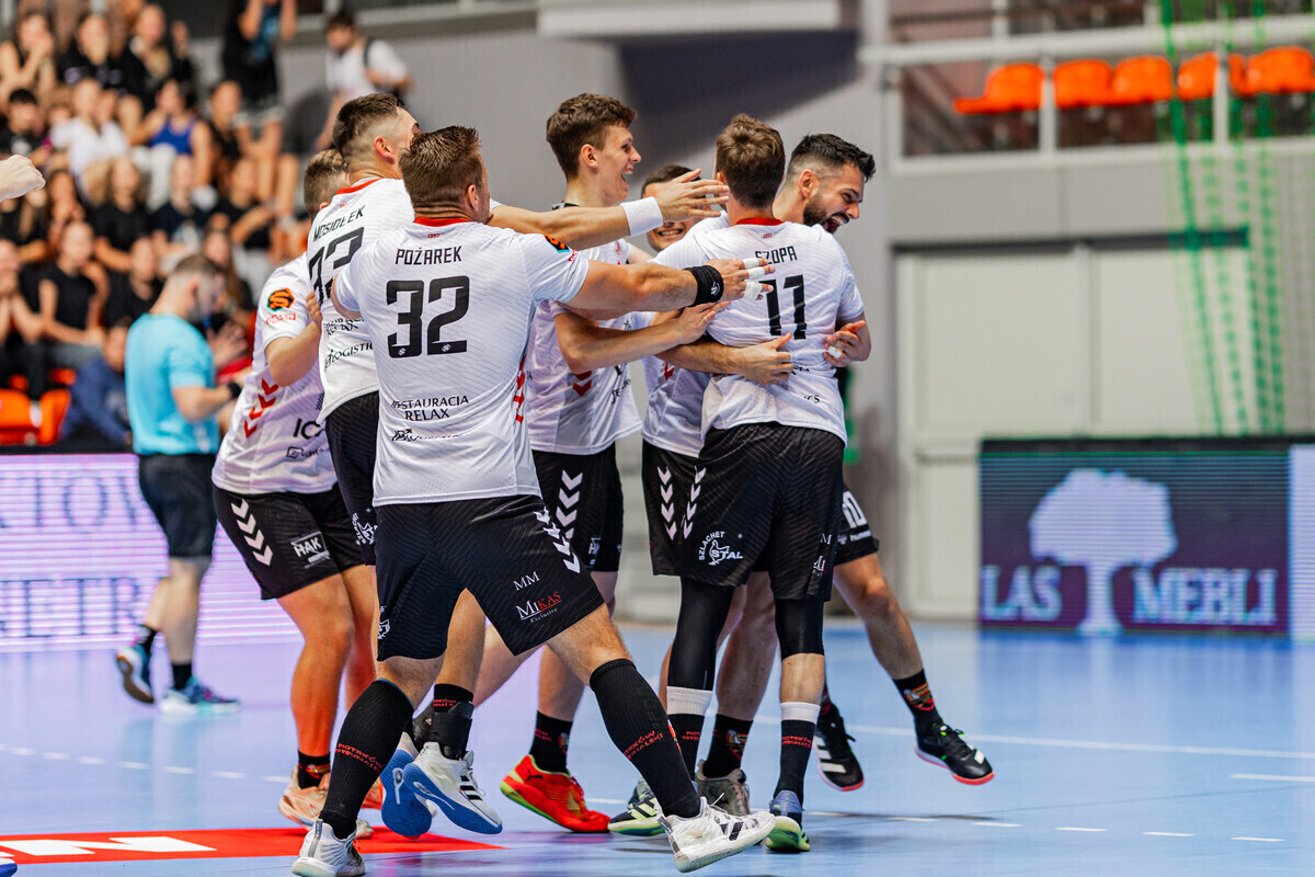 Piotrkowianin zwycięża po serii rzutów karnych