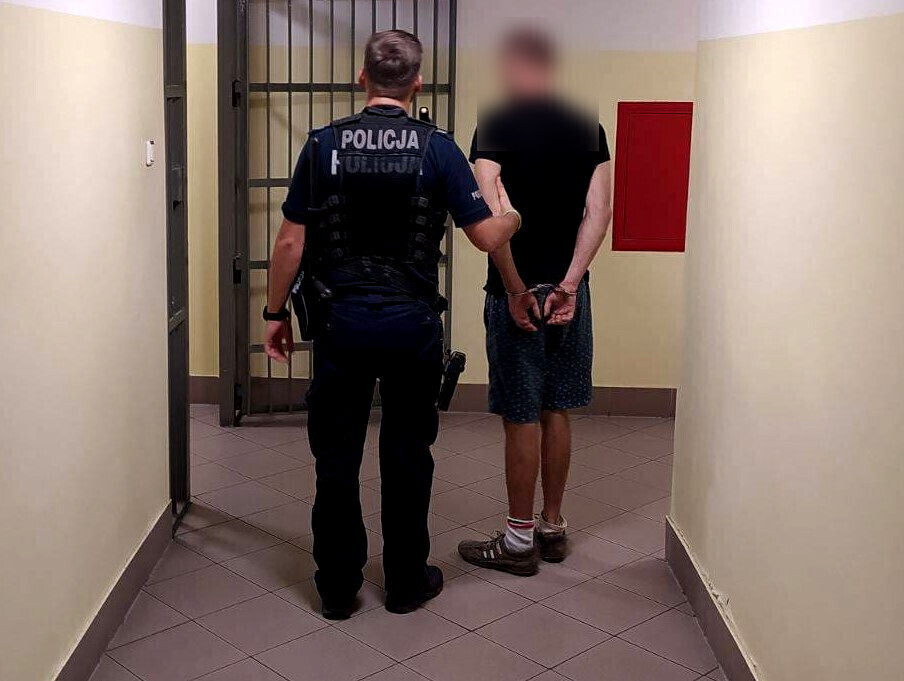 Poturbował kobietę bo chciał zjeść kebaba