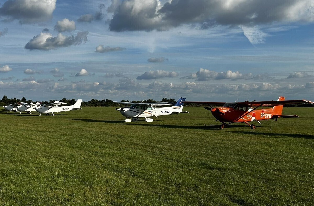 Zrzucają szczepionki z samolotów