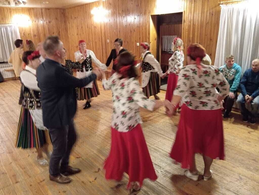 Wiejska potańcówka w Proszeniu