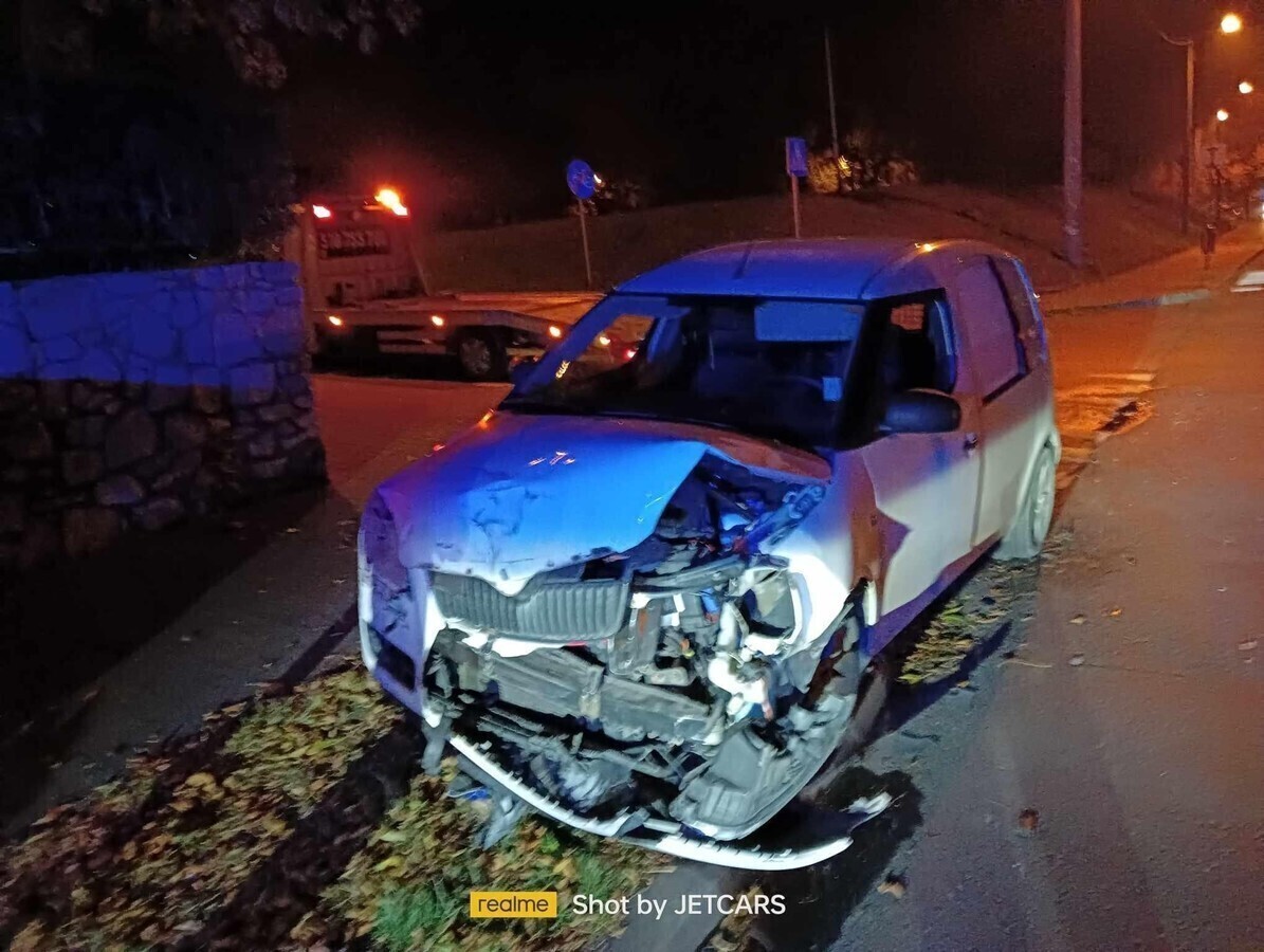 Zderzenie dwóch aut przy zamku