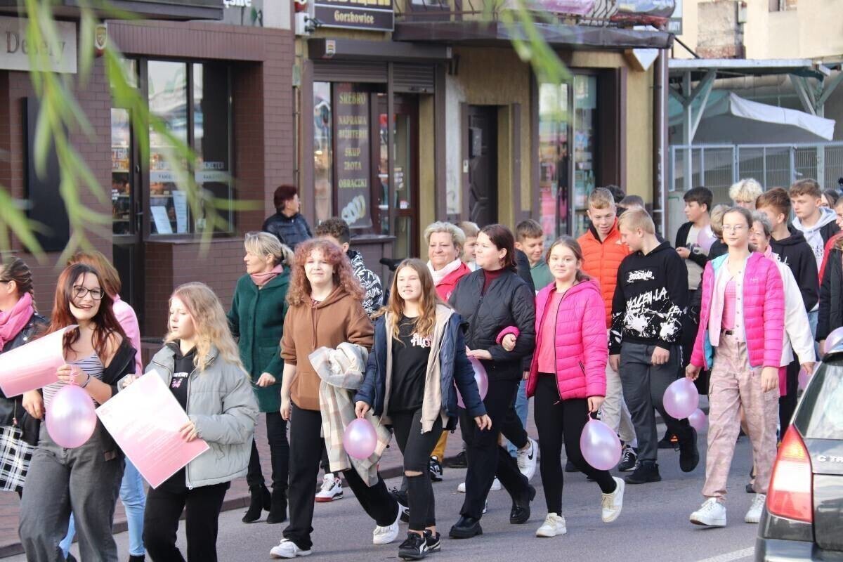 Włączyli się w Marsz Różowej Wstążki