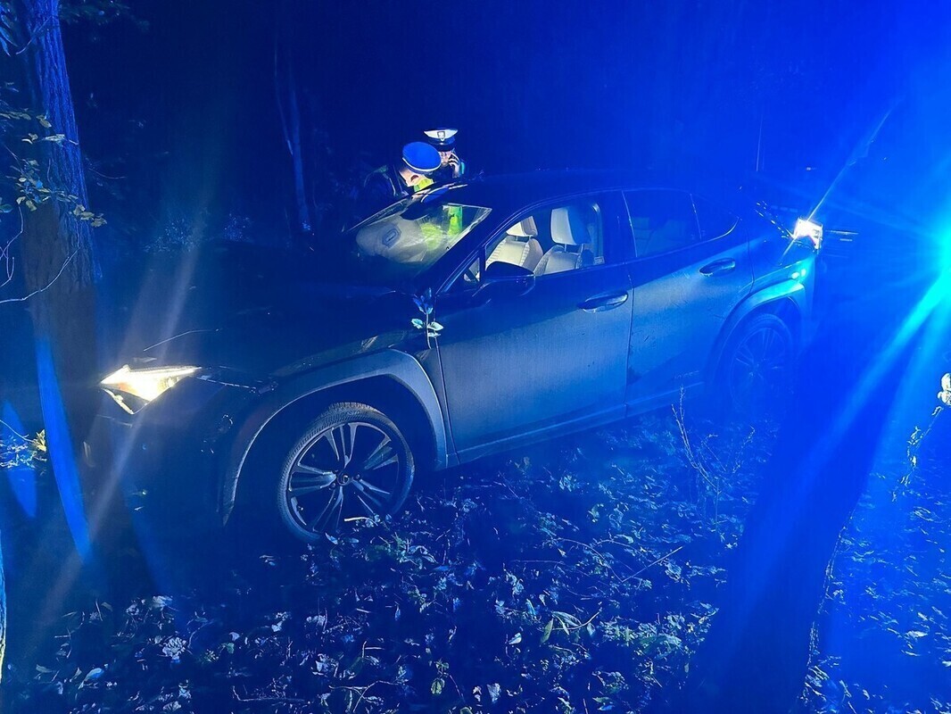 Policyjny pościg ulicami Piotrkowa. Kierowca był pijany zdjęcia