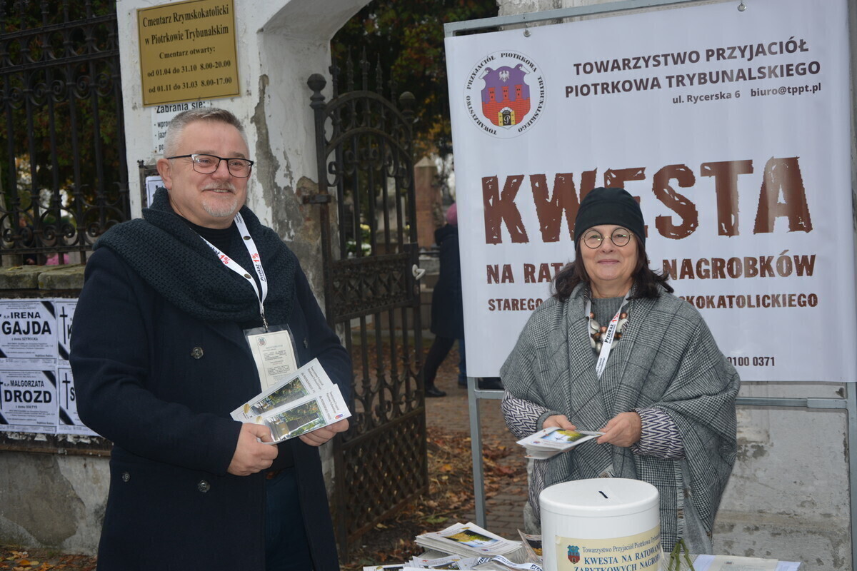 Trwa coroczna kwesta na ratowanie piotrkowskich Powązek