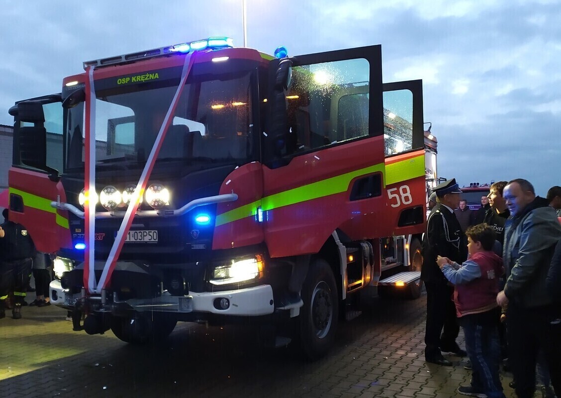 Nowy wóz już w OSP Krężna ZDJĘCIA