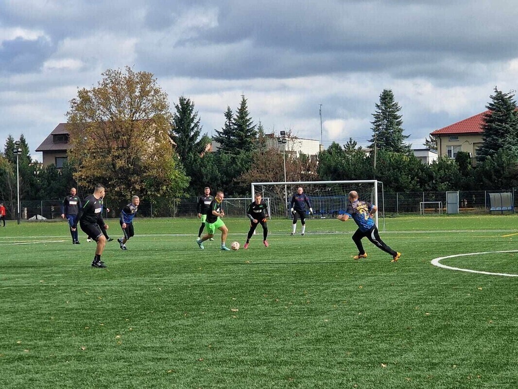 Barwil - Omega najlepszy na półmetku