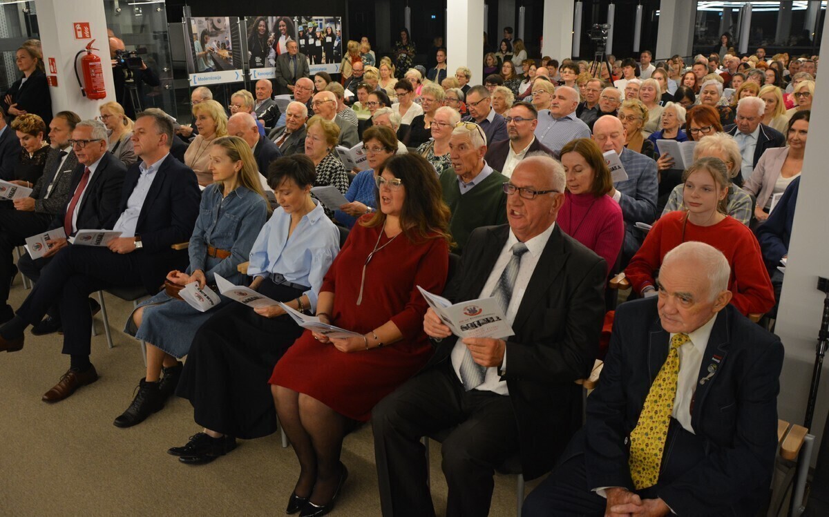 Śpiewające rozpoczęcie obchodów ZDJĘCIA i FILMY