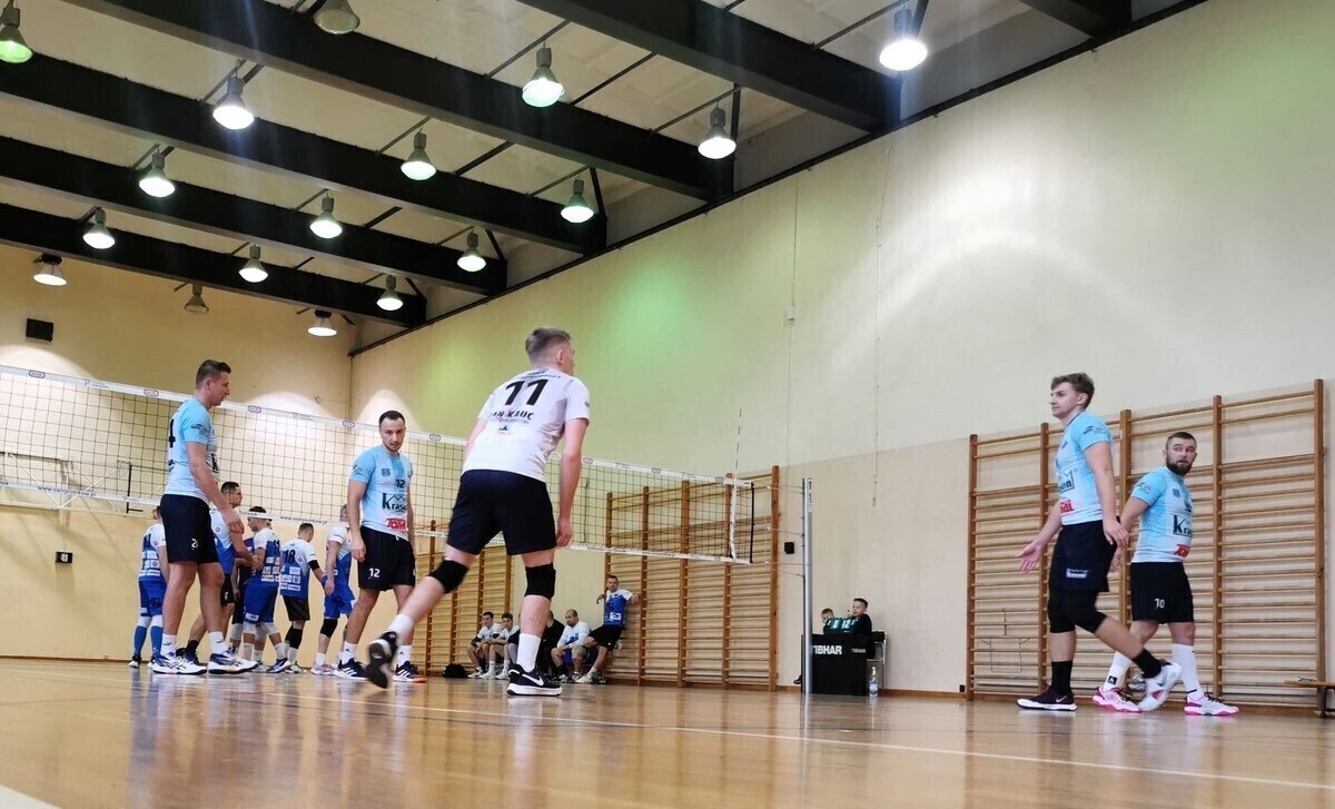 Lider wciąż niepokonany