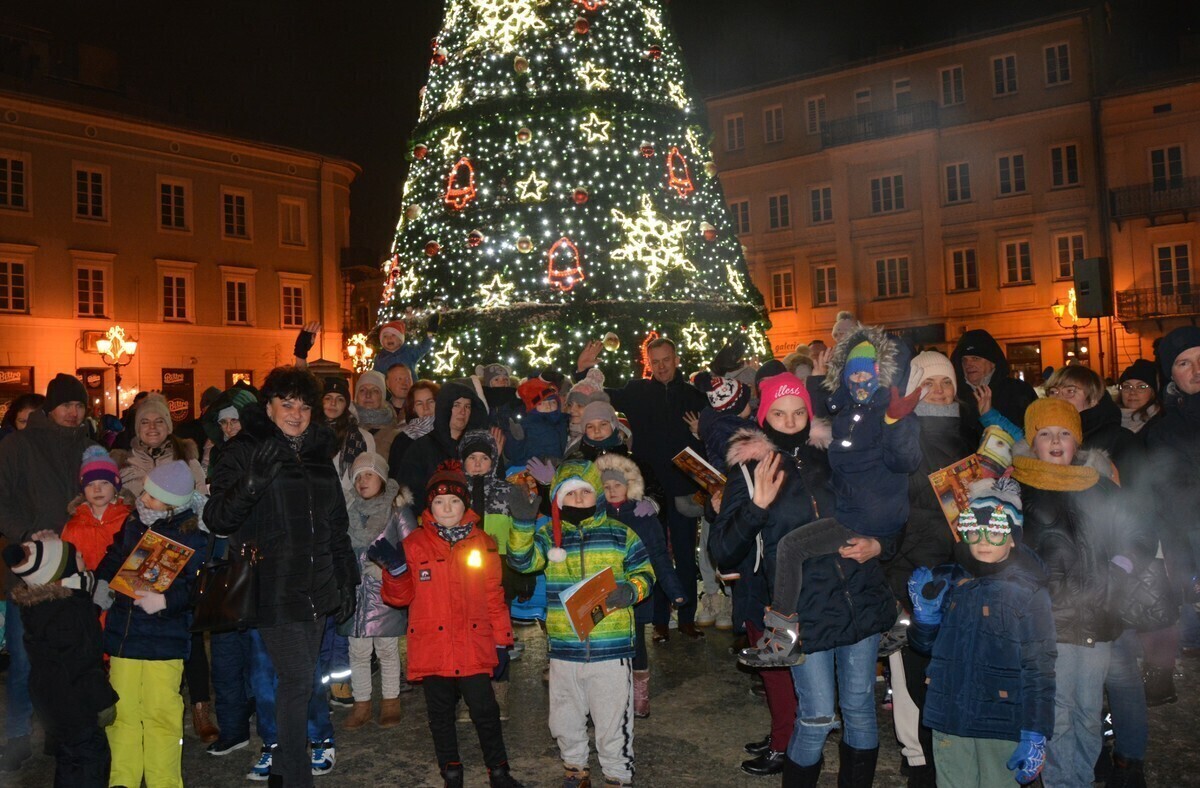 Choinka w Rynku już świeci