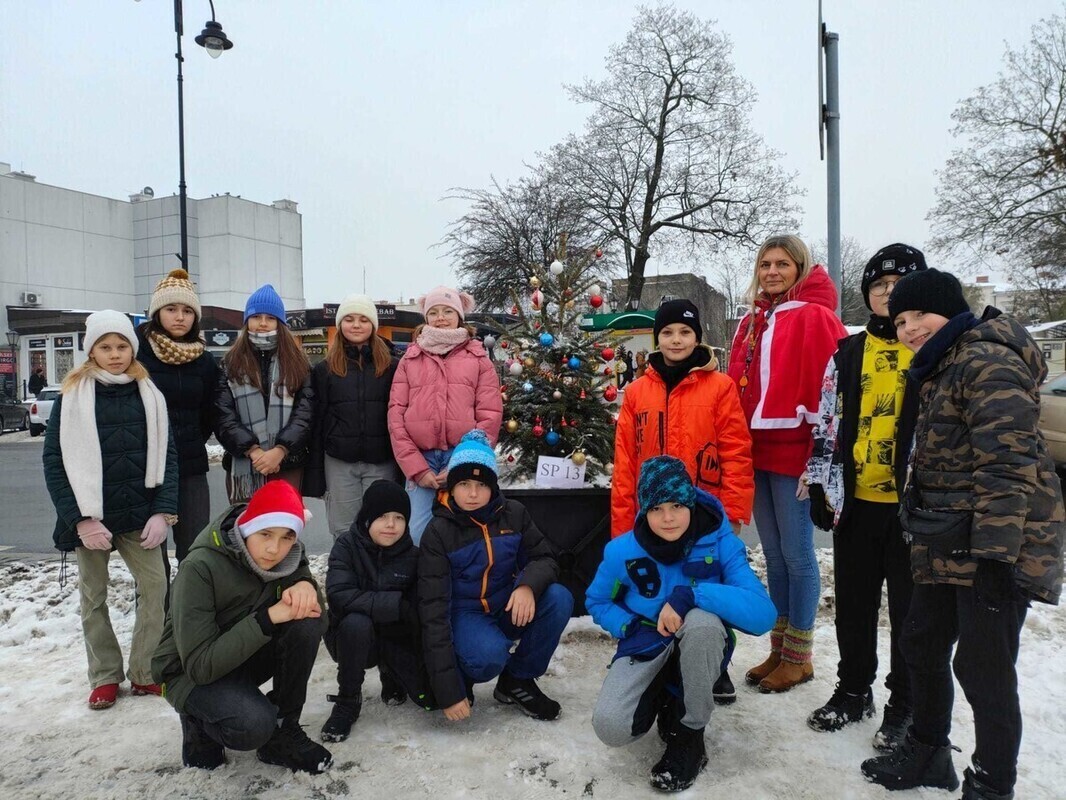 Akcja dekorowania choinek rozpoczęta