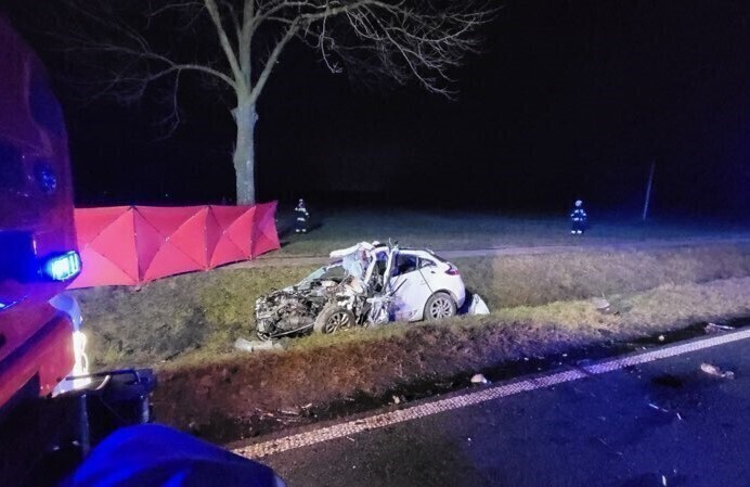 Śmiertelny wypadek na DK 12. Nie żyje jedna osoba