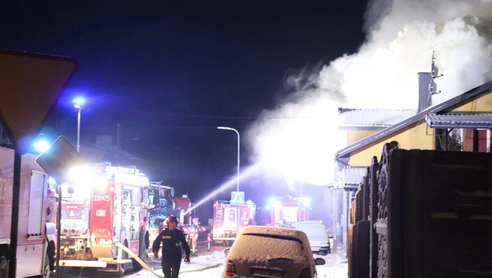 Pożar domu. DK12 była zablokowana