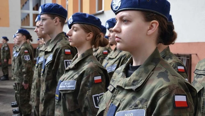 Kadeci z IV LO ukończyli szkolenie wojskowe