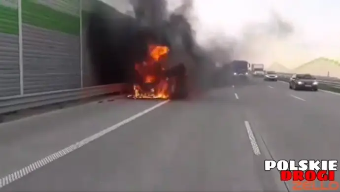 Ogień na A1 pod Piotrkowem