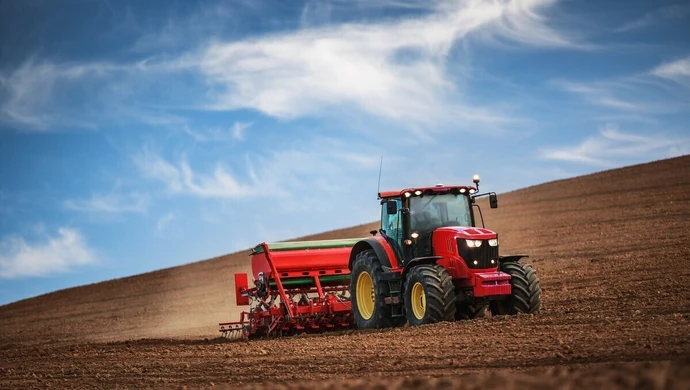 Traktory Kubota – zastosowanie w pracach komunalnych