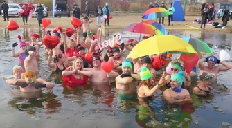 Walentynkowe morsowanie na „Słoneczku” [ZDJĘCIA]