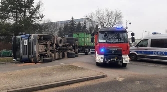 Rondo Żołnierzy Wyklętych zablokowane. Wywrócona ciężarówka