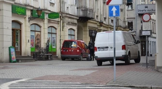 Czy taksówkarze powinni wjeżdżać na Stare Miasto w Piotrkowie?&nbsp;