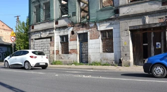 Kamienica przy Wojska Polskiego sypie się... na ulicę