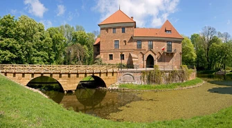 Odkrywamy znane i nieznane &#8211; Zamek w Oporowie koło Kutna