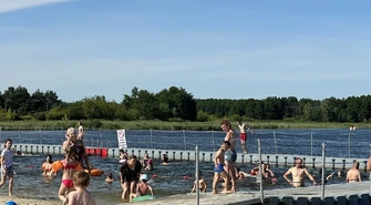 Brudna woda nie odstrasza. Tłumy na Słoneczku
