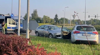 Kolejne zdarzenie na feralnym skrzyżowaniu. Tym razem ucierpiała policja