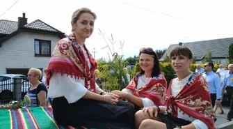 Niezapomniane dożynki w Łękach Szlacheckich: muzyka, taniec i wiele atrakcji dla całej rodziny!