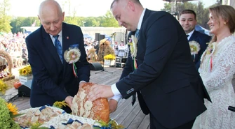 Powiatowe święto plonów w Moszczenicy