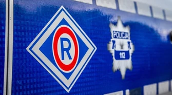 W drodze na lotnisko staranował bmw. Był pijany