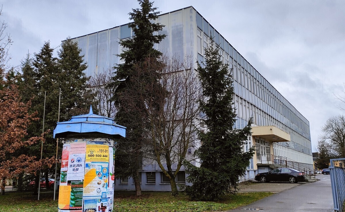 Blaszak idzie pod młotek