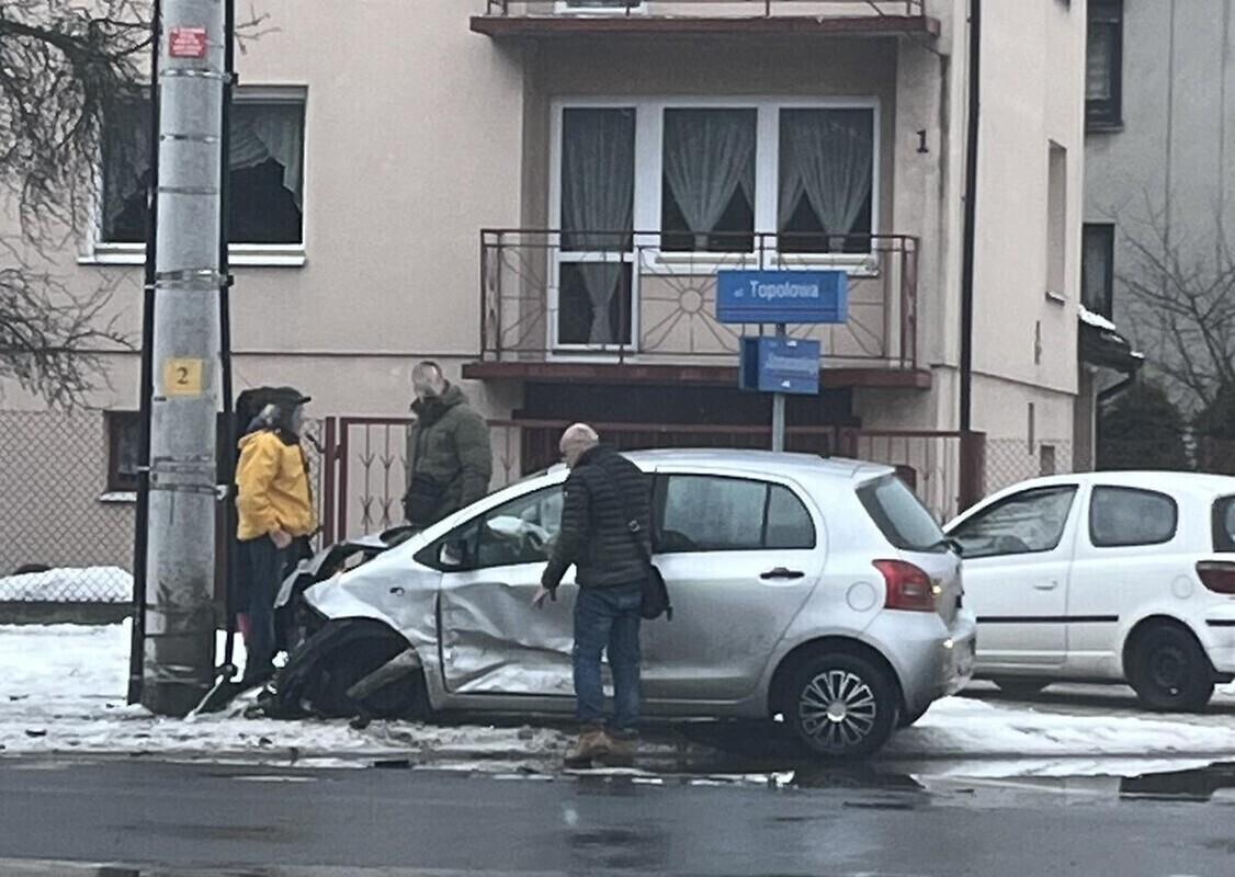 Zderzenie osobówek na Topolowej