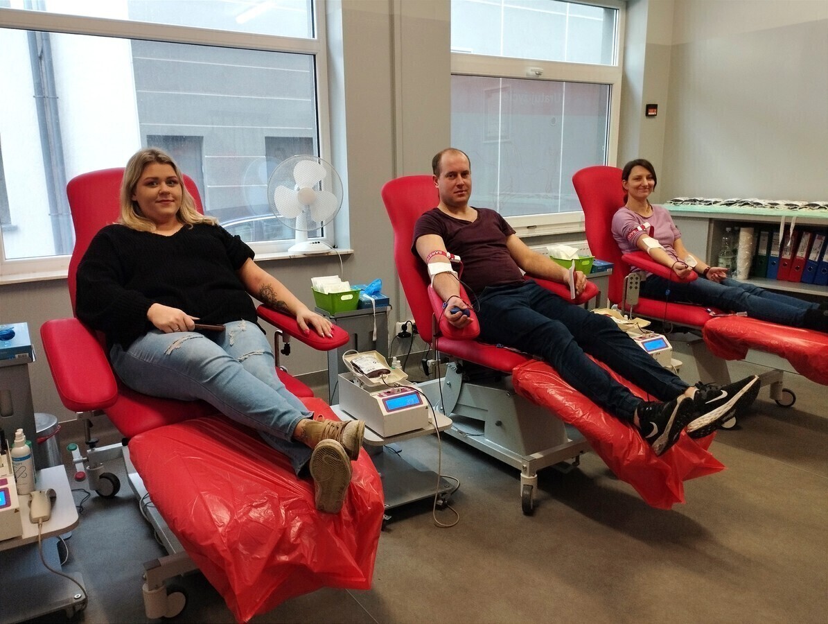 Oddali część siebie potrzebującym