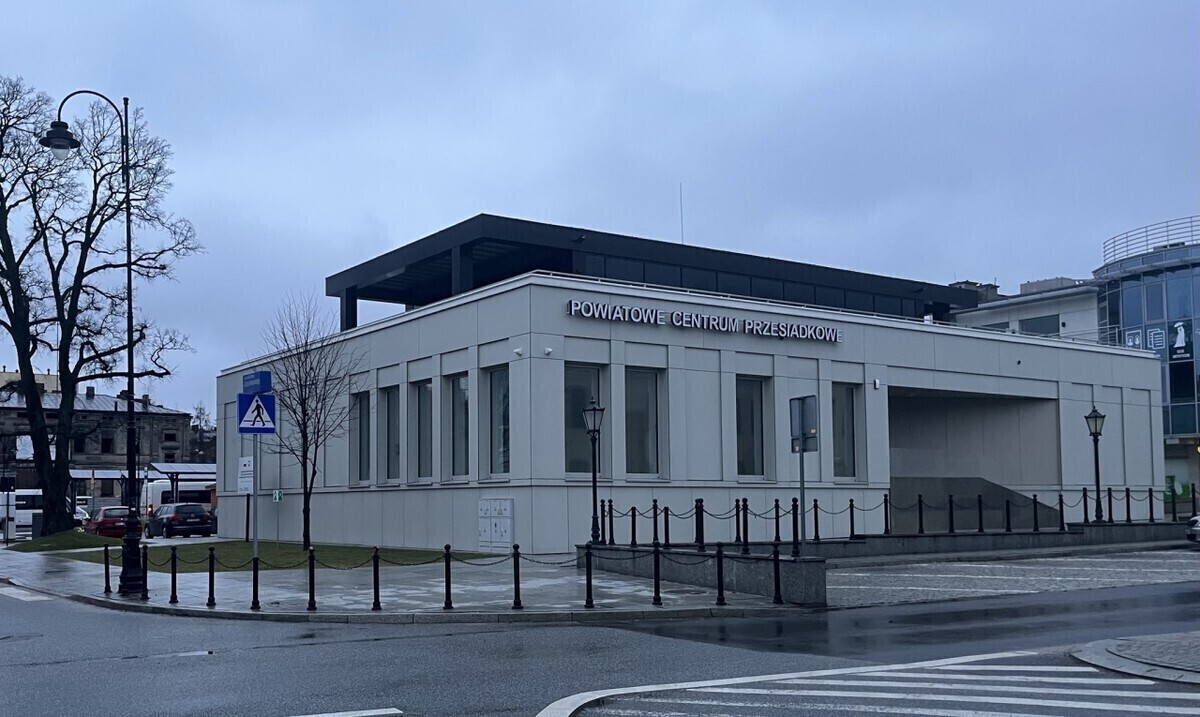 Budynek PCP czeka na pasażerów. W poniedziałek oficjalne otwarcie