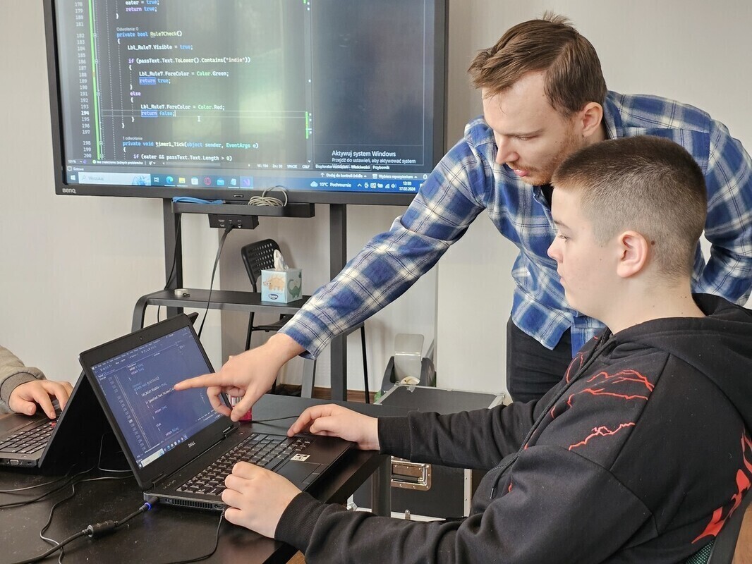 Kodują z Gigantami i uczą się programowania