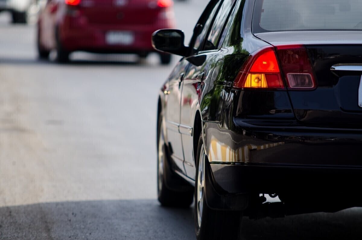 Auto piszczy podczas hamowania To nie jest normalny objaw