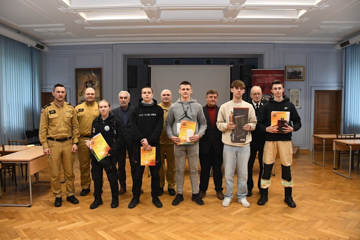 Młodzież zapobiega pożarom