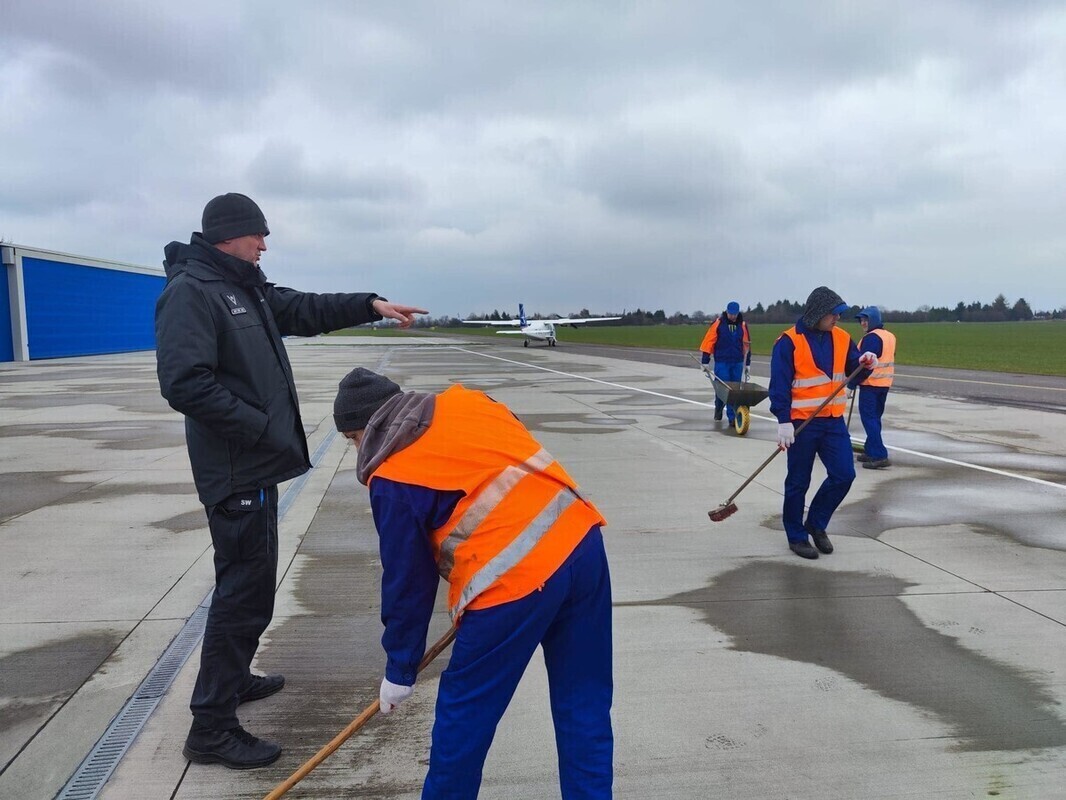 Więźniowie pomogli w wiosennych porządkach