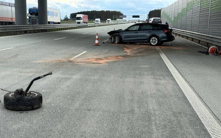 Kolizja na autostradzie A1. Kierowca był nietrzeźwy