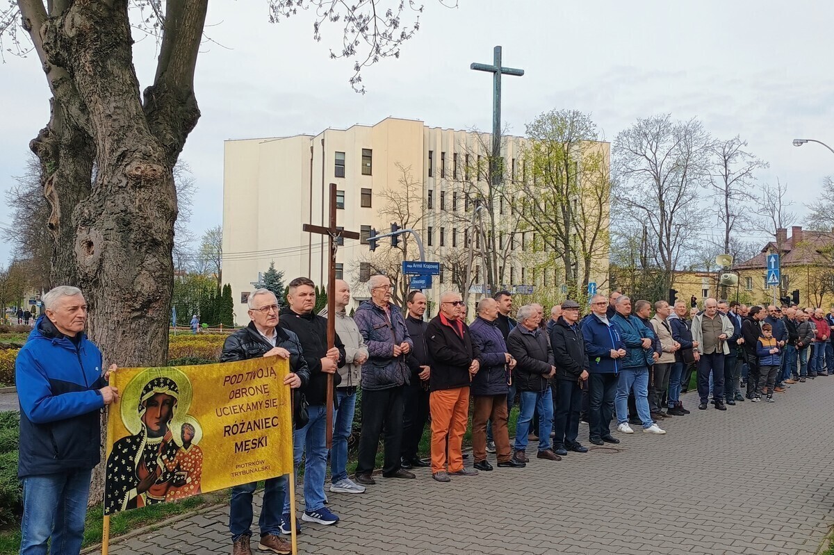 61. Męski Publiczny Różaniec przeszedł ulicami Piotrkowa