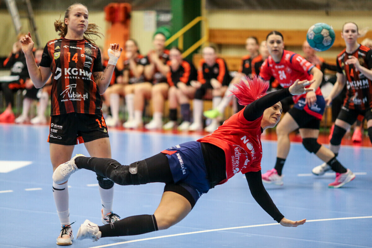 Piotrcovia postawiła się mistrzyniom