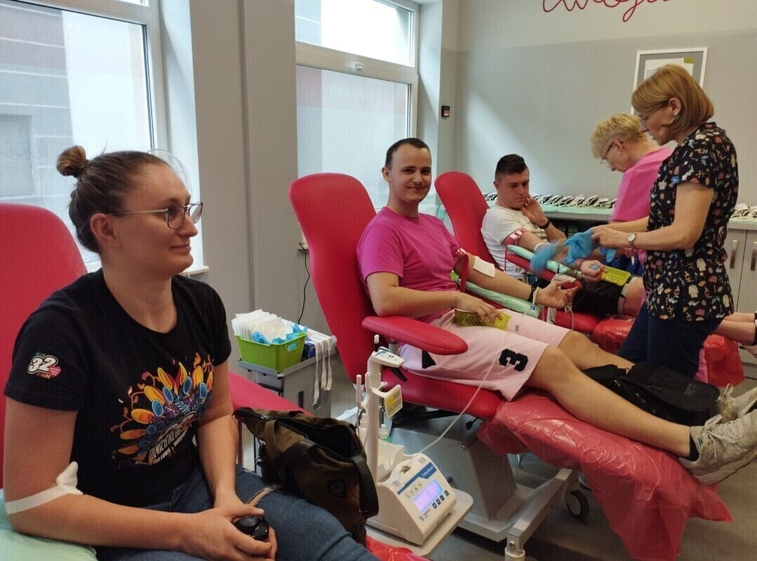 Wspólna akcja krwiodawstwa ZHP i Akademii Piotrkowskiej przyciągnęła tłumy