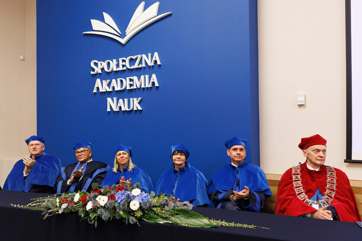 30 lat Społecznej Akademii Nauk