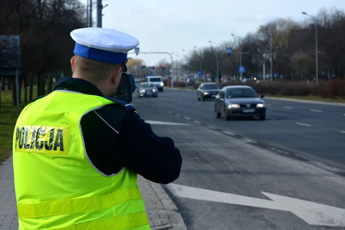 Przed nami długi weekend. Na drogach więcej policyjnych patroli
