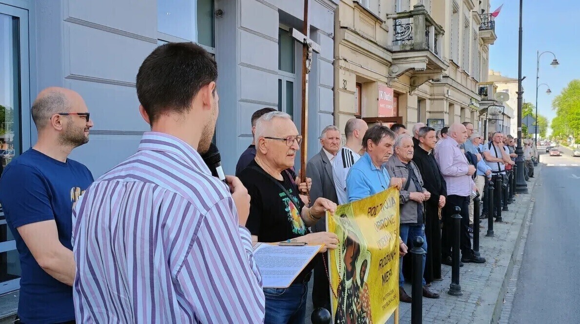 Piotrkowski Męski Różaniec na początek czerwca