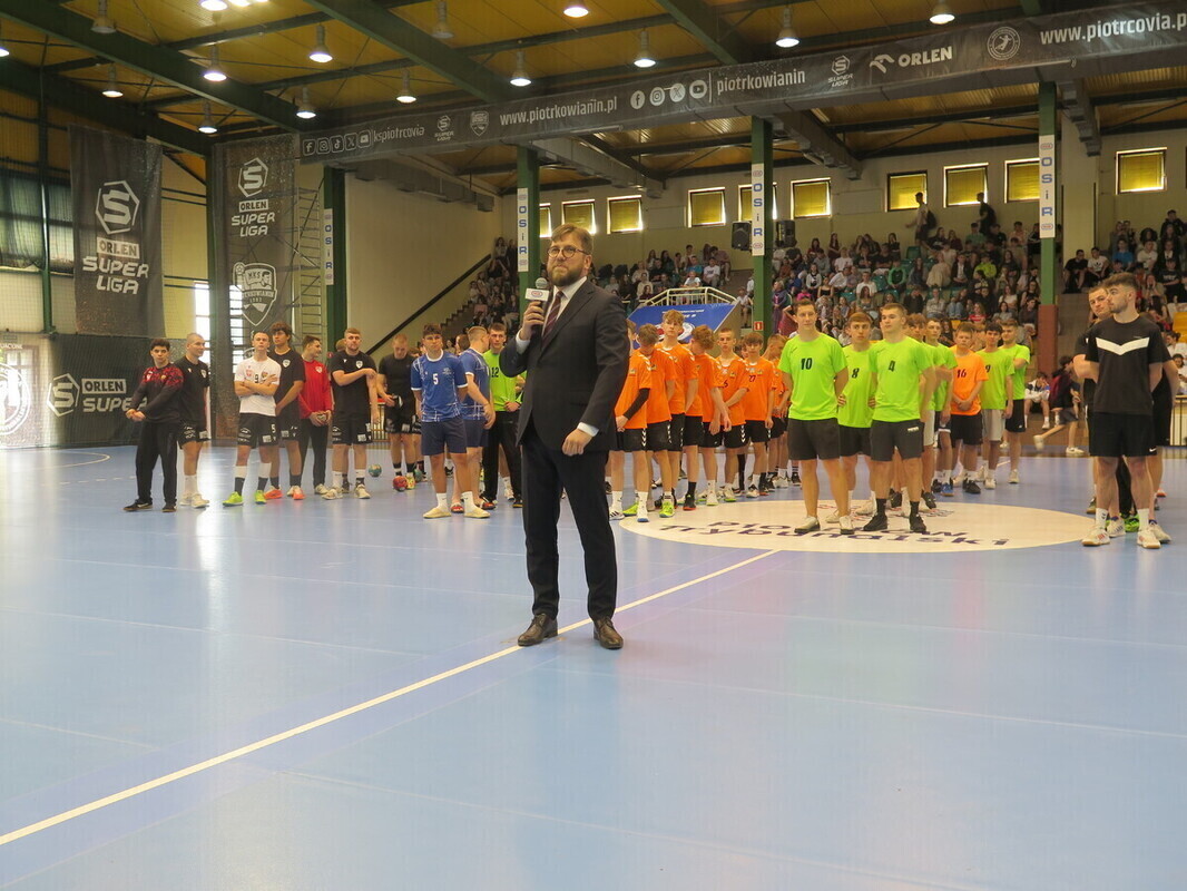 Szczypiorniści z IV LO wicemistrzami kraju