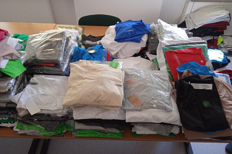 Podrabiana odzież na piotrkowskim targowisku