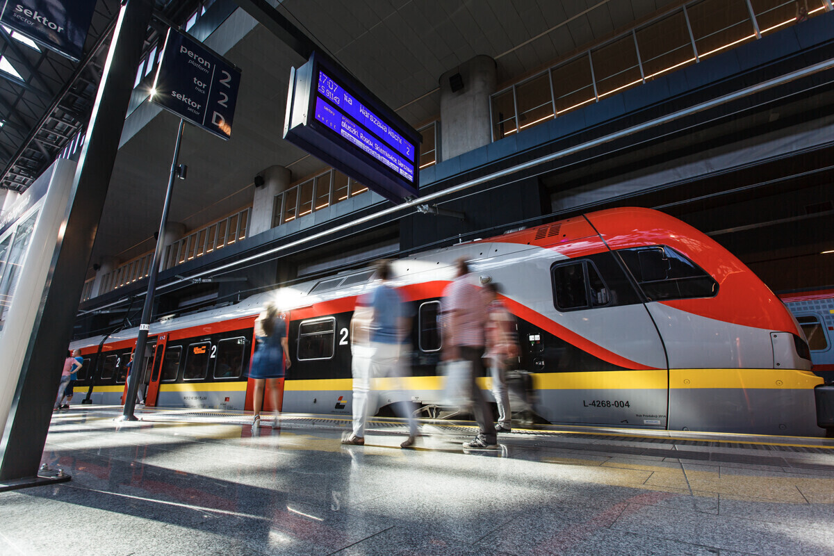 Uczniowie i studenci będą za darmo jeździć pociągami ŁKA