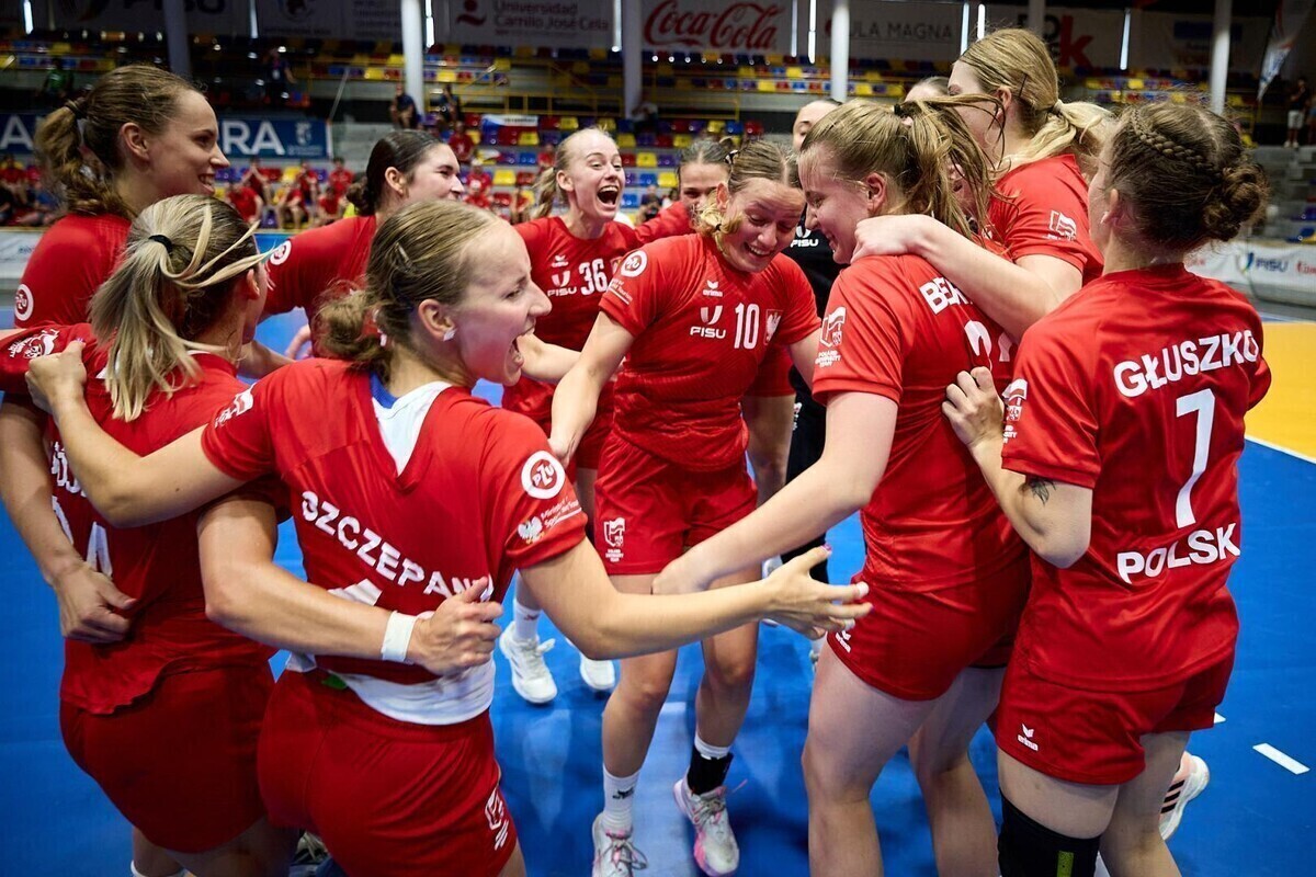 Piłkarki ręczne z brązowym medalem AMŚ. Krążki trafiły też do piotrkowianek