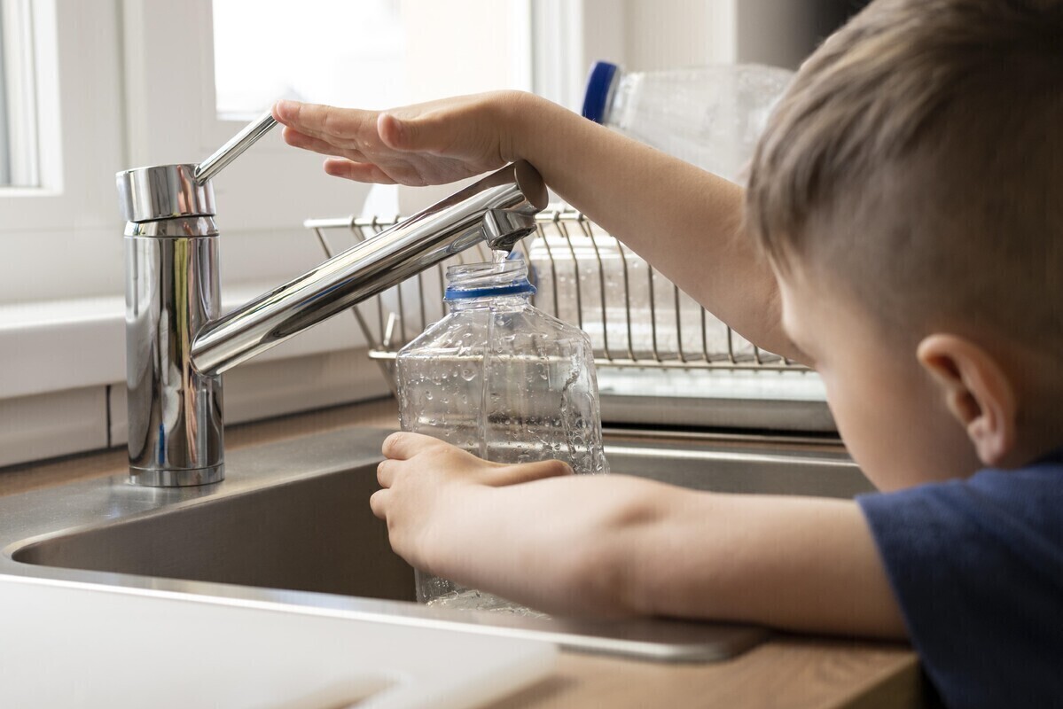 Woda w regionie nie nadaje się do spożycia